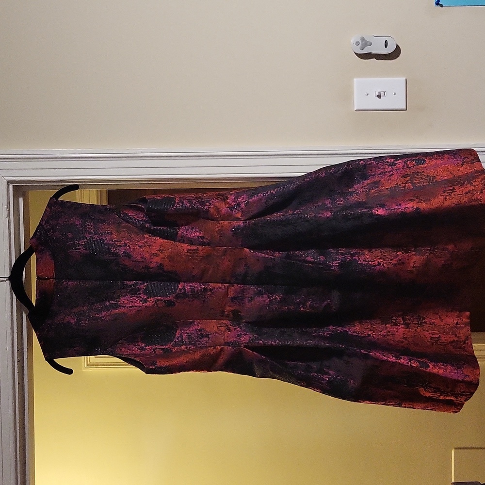 Vince Camuto V-neck dress in size 12 - Picture 2 of 2